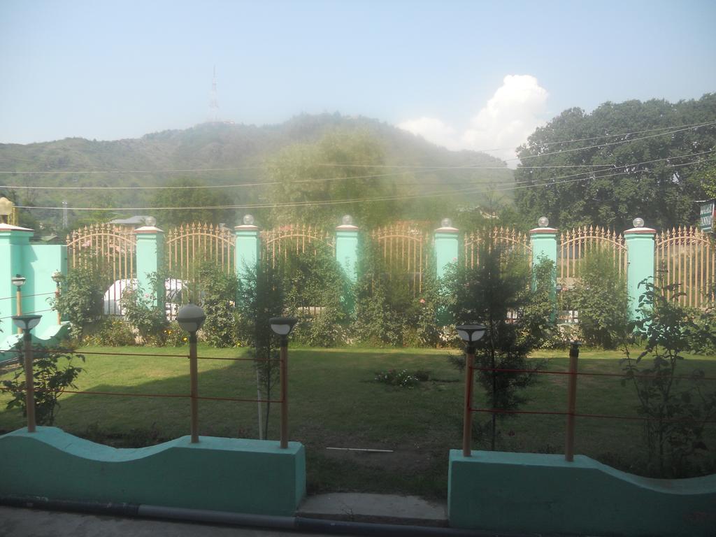 Hotel Royale Jannat Srīnagar Exterior foto